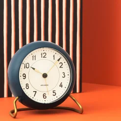 Arne Jacobsen Station Bordur Ø11 cm petroleum/hvid | Køb her Sale