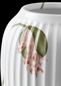 Kähler Hammershøi Poppy Vase H21 hvid m. deko | Køb her Best
