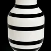 Kähler Vase H31 cm i sort fra serien Omaggio | Køb her New